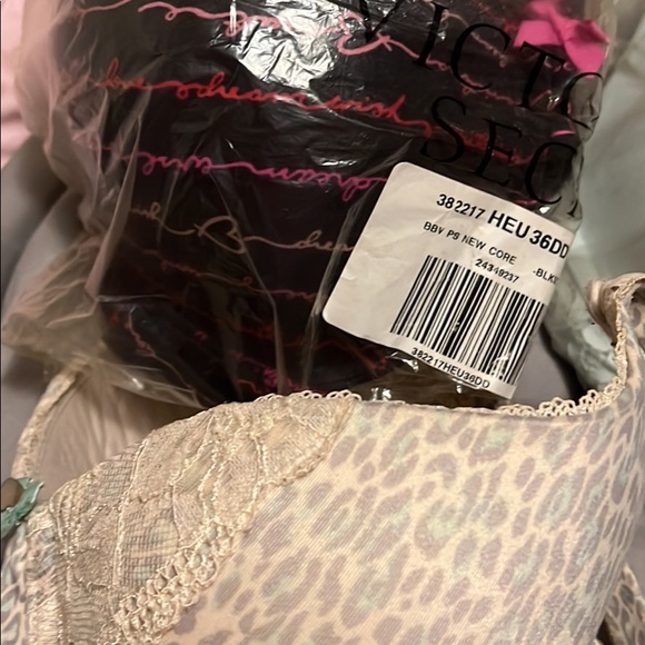 Victoria Secret Bras - Picture 2 of 2